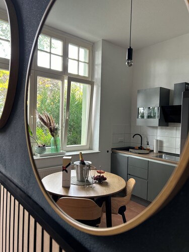 Modernes-apartment mit Sky / Parken/ Grill Terrasse/ 2 Schlafzimmer/