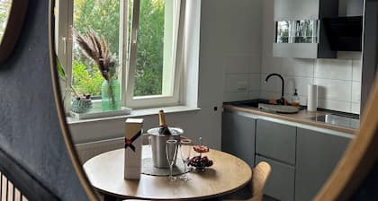 Modernes-apartment mit Sky / Parken/ Grill Terrasse/ 2 Schlafzimmer/