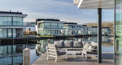 Lake House With Dock at Lake Veere