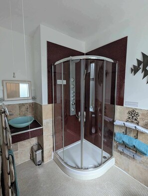 Bathroom - Halmer Grange (Whitby)
