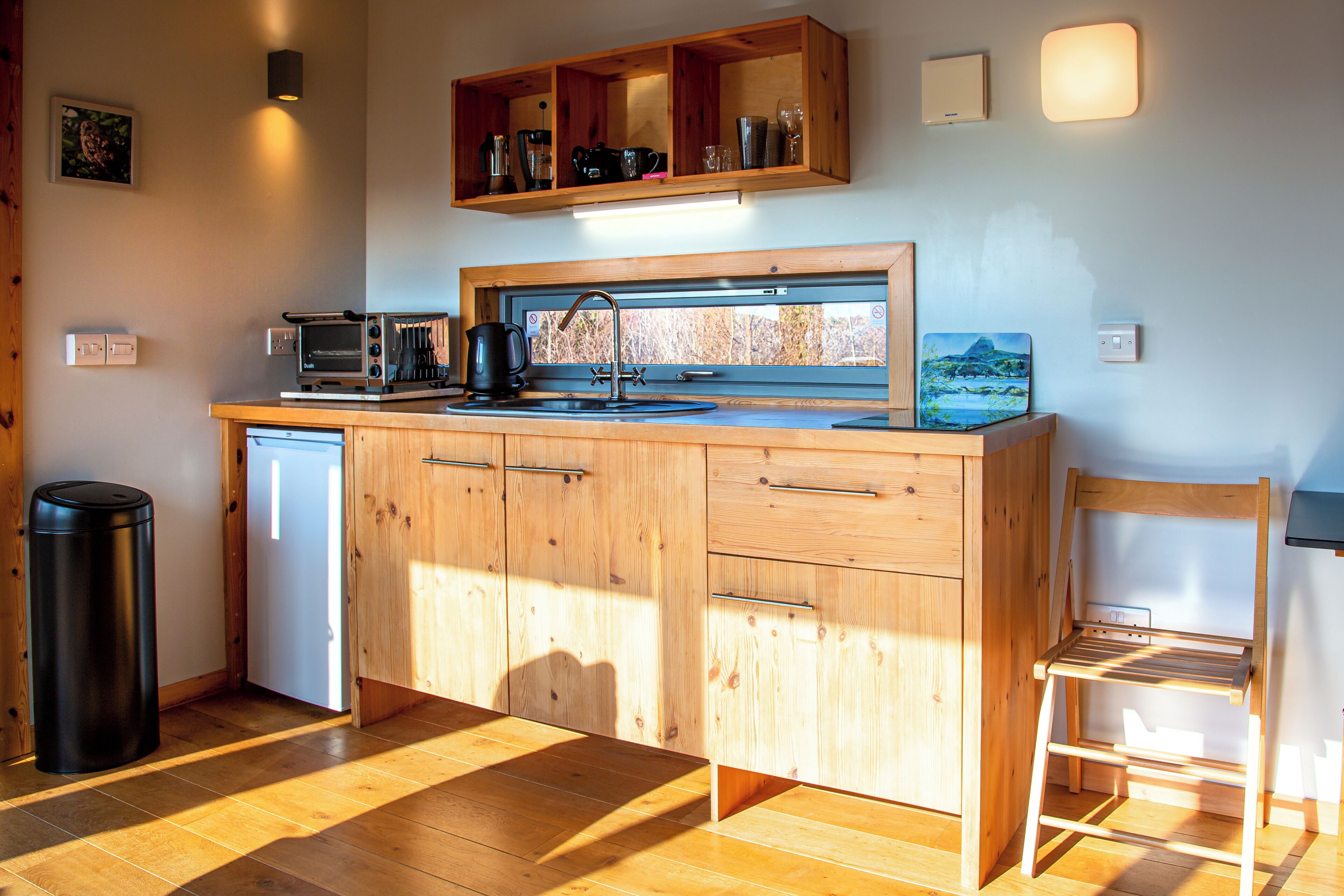 Huisje (Batbox) | Privékeuken | Een eettafel