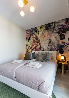 2 bedrooms, iron/ironing board, travel cot, WiFi