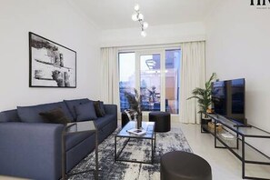 TV - Stylish 1 Bed in Al Warqa (Dubai)