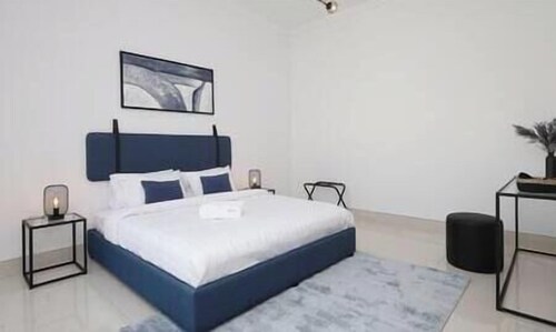 Renovated Apt WFast WiFi Near Dubai Airport