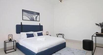 Renovated Apt WFast WiFi Near Dubai Airport