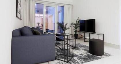 Renovated Apt WFast WiFi Near Dubai Airport