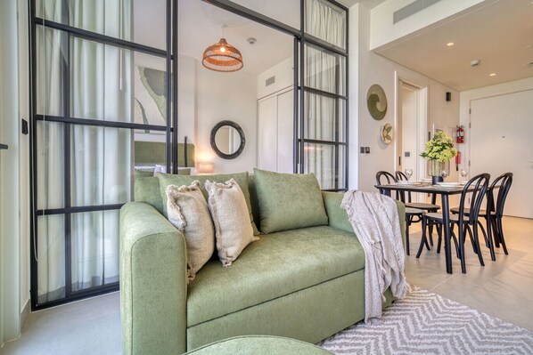 TV - 1 Bed Apartment in Collective T2 (Dubai)