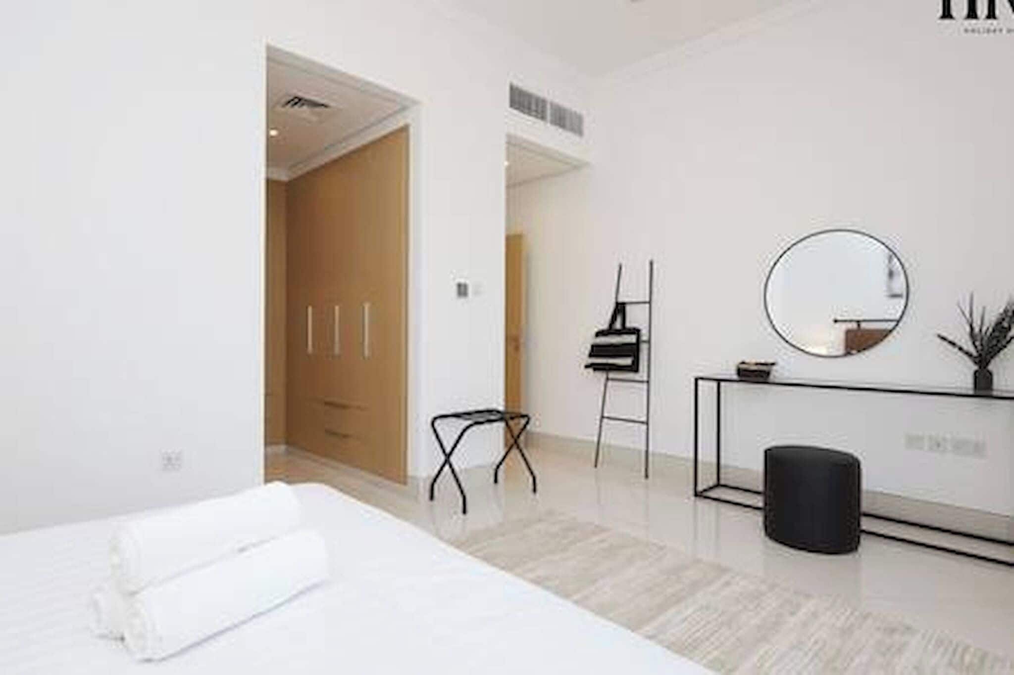 2 室のベッドルーム、アイロン / アイロン台、WiFi (無料)、ベッドシーツ