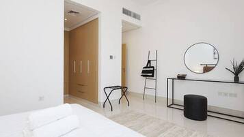 2 bedrooms, iron/ironing board, free WiFi, bed sheets