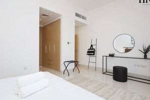 2 bedrooms, iron/ironing board, free WiFi, bed sheets