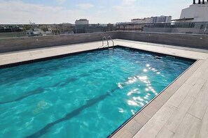 Pool - Beautiful 2 Bed in Al Warqa (Dubai)
