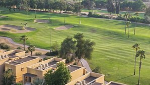 Golf - Golf Course Views Apt W Pool & Fast Wifi (Dubai)