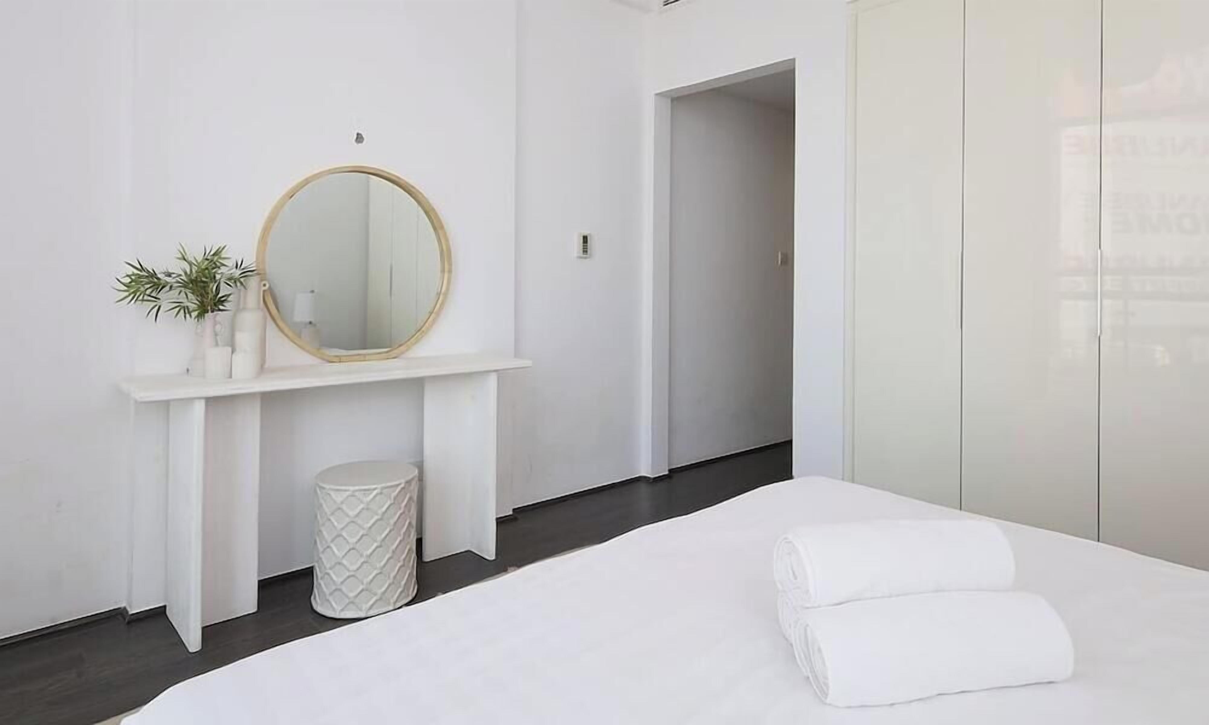 2 chambres, fer et planche à repasser, Wi-Fi gratuit, draps fournis