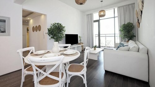 Stylish Al Sufouh Apartment W Pool & Gym Access