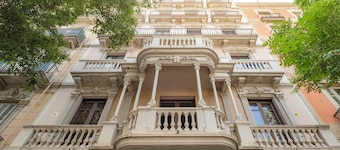 Aspasios Market Balconies