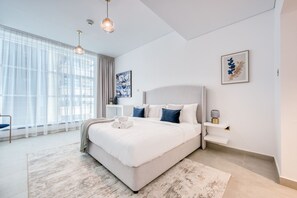 3 bedrooms, iron/ironing board, free WiFi, bed sheets - 3 bed with pool gym and beach club access on palm (Dubai)