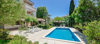 Modern Apartment Lara