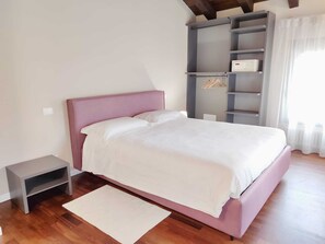 2 chambres, bureau, lit de bébé portatif, accès au Wi-Fi (inclus)