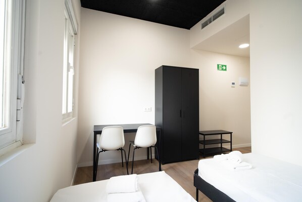 Standardzimmer, 2 Einzelbetten, eigenes Bad, Stadtblick