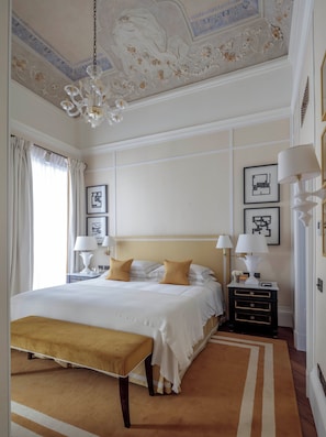 Appartamento, 2 camere da letto (Brera | Frescoes) | Una cassaforte in camera, una scrivania, postazione laptop
