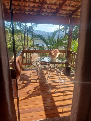 Camera panoramica, vista fiume | Vista mare