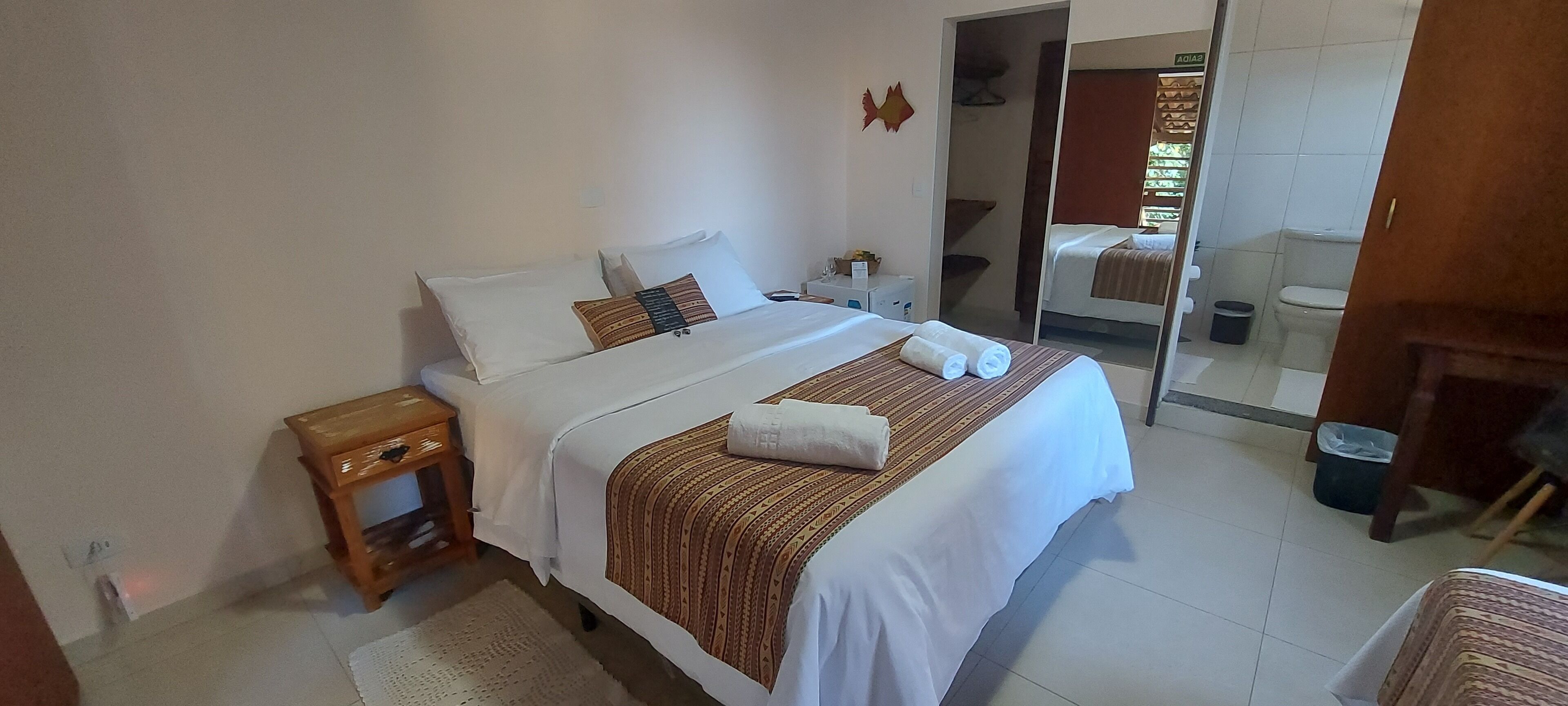 Quarto superior | Roupas de cama premium, camas com colchões pillow-top, frigobar