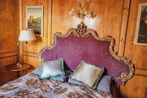 2 bedrooms, in-room safe, desk, iron/ironing board - Experience Authentic Venice Luxurious Apartment in Historic Noble Floor (Venezia)
