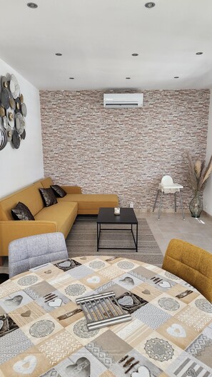 Télévision à écran plat