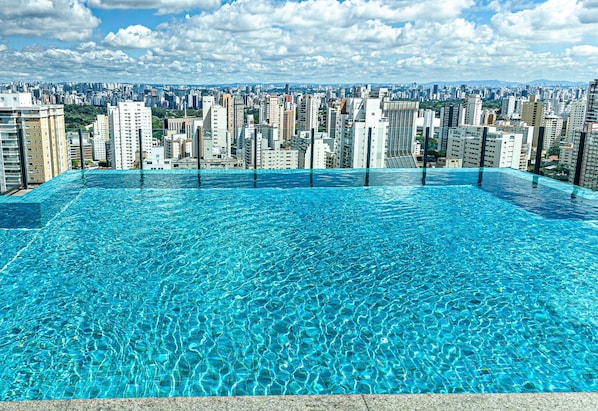 Basic Apartment | Pool | Outdoor pool - Charmosos Studios no coração de Sampa (São Paulo)