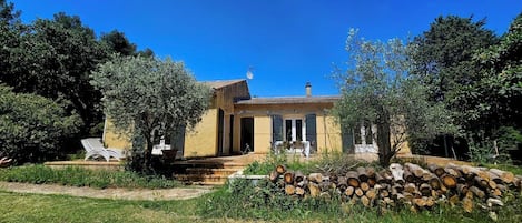 Esterni