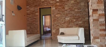 Paradise Hotel Kirinya