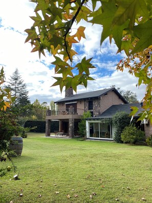 Front of property - Alto Chacras Cottage (Chacras de Coria)