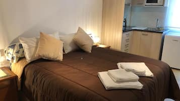 9 camere, una cassaforte in camera, ferro/asse da stiro, Wi-Fi gratuito