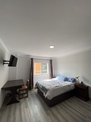 9 bedrooms, in-room safe, iron/ironing board, free WiFi - Hostel Penedes (Vilafranca del Penedès)