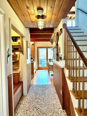 Interior - Chatham Cape Cod Retreat, near boat yards, Harding's Beach, Stage Harbor Light (Chatham)