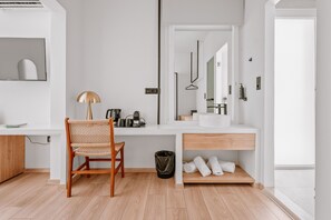 Studio suite | Verduisterende gordijnen, een strijkplank/strijkijzer, gratis wifi