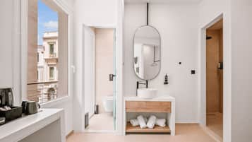 Studio Suite | Bathroom