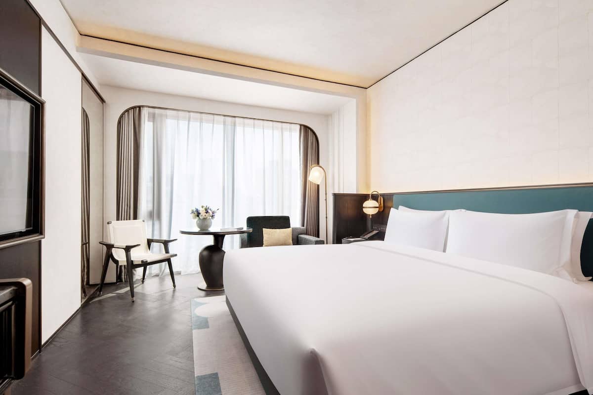 1 bedroom, in-room safe, desk, free WiFi