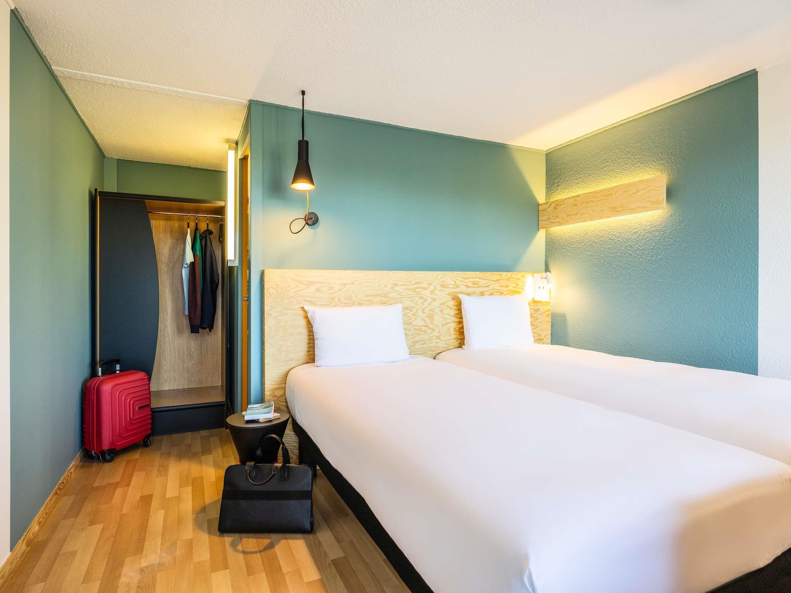 Chambre économique, 2 lits jumeaux | Système d’insonorisation, literie fournie
