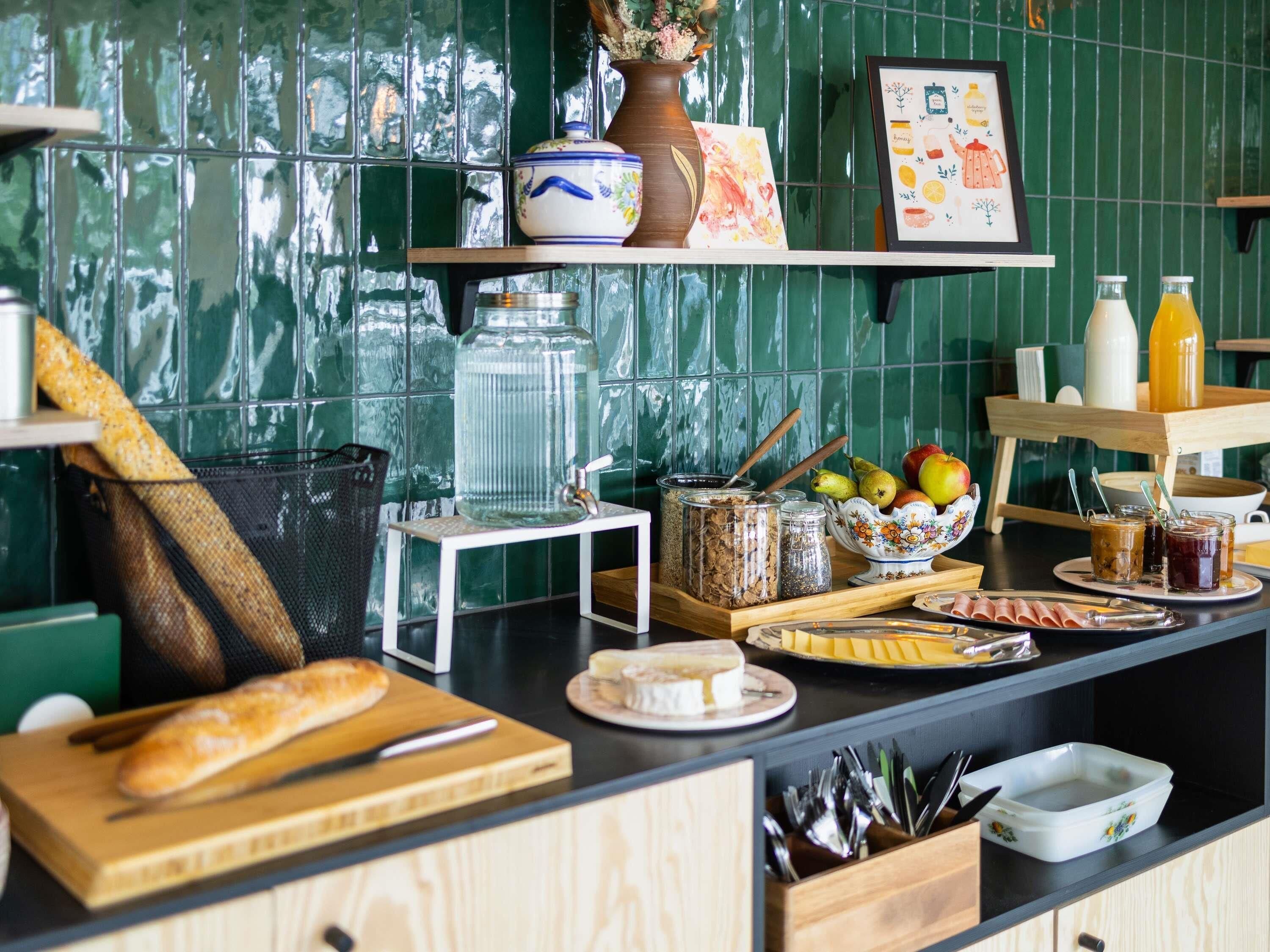 Desayuno buffet todos los días (EUR 15 por persona) 