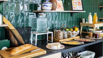 Desayuno buffet todos los días (EUR 15 por persona)