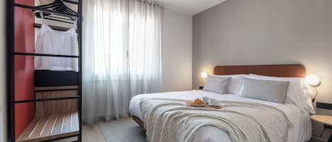 Superior Apartment | In-room safe, iron/ironing board, free WiFi, bed sheets