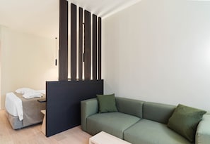 Studio Suite | In-room safe, laptop workspace, blackout drapes, iron/ironing board - Alinea Diono Historic Center (Limassol)