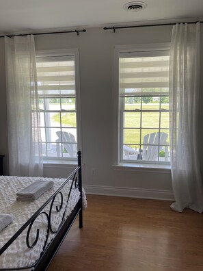 2 habitaciones, tabla de planchar con plancha, wifi y ropa de cama