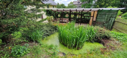 Haus am Wald 
Ruhig gelegene Ferienwohnung im OG mit großem Garten