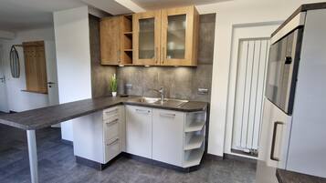 MikrovÄgsugn, spishÀll och diskmaskin