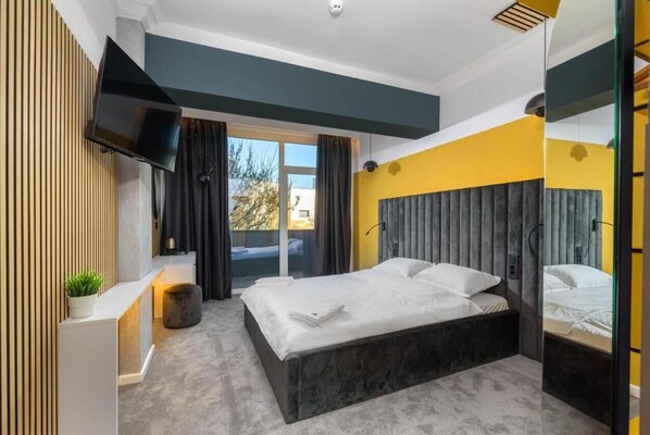 Deluxe Double Room, Balcony | Desk, blackout curtains, soundproofing, free WiFi - Urban Budget Hotel (Timisoara)