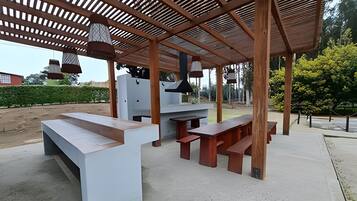 Apartment | Outdoor dining