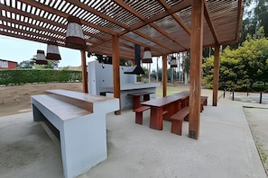 Apartment | Outdoor dining