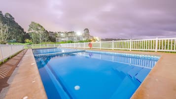 Apartment | Pool | Seasonal outdoor pool